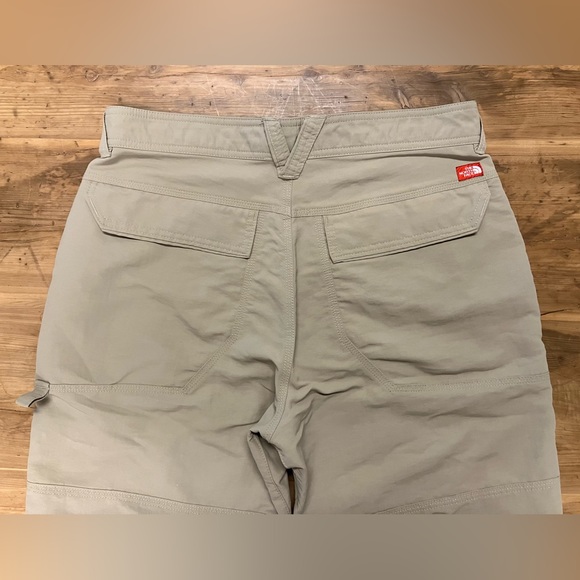 North Face hiking pants. Near-new condition! - Picture 7 of 16
